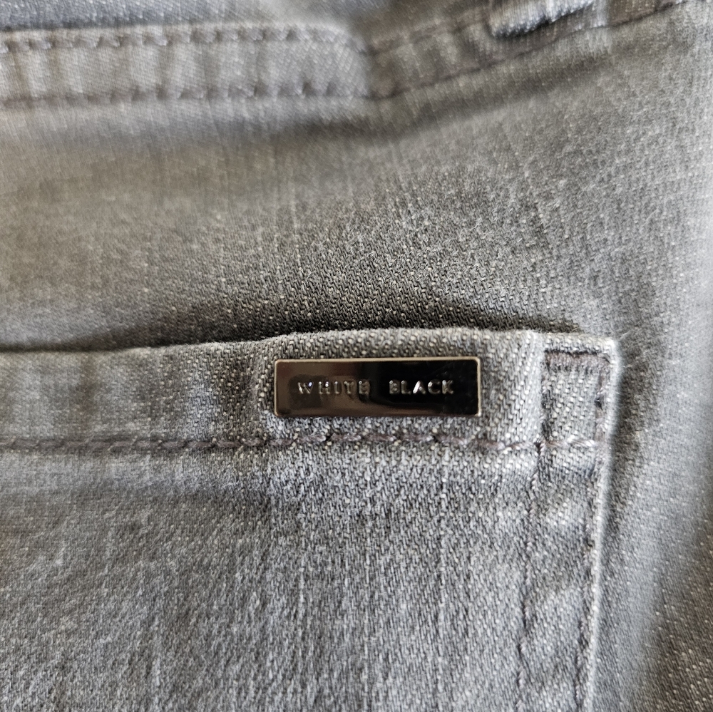 White House Black Market Classic Gray Women's Jeans Soft And Stretchy Size 2 - Picture 3 of 6